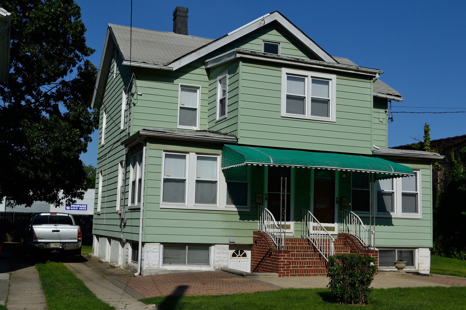 old house green