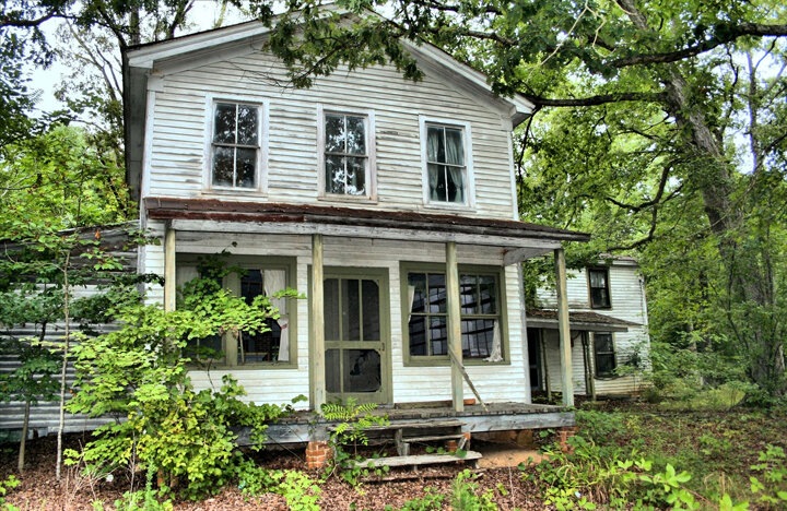 rundown-house-needing-repairs