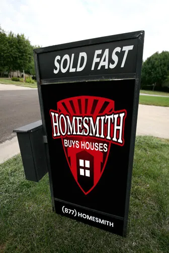 SOLD-FAST-yard-sign-877-HOMESMITH-LR